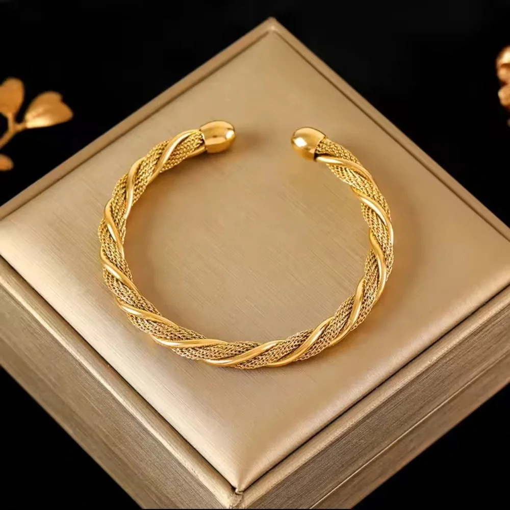 18K Gold Stainless Steel Twisted Bangle New Trendy Waterproof Jewelry